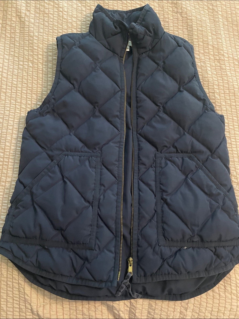 LAST CHANCE!
J Crew Quilted Navy Puffer Vest Size Small